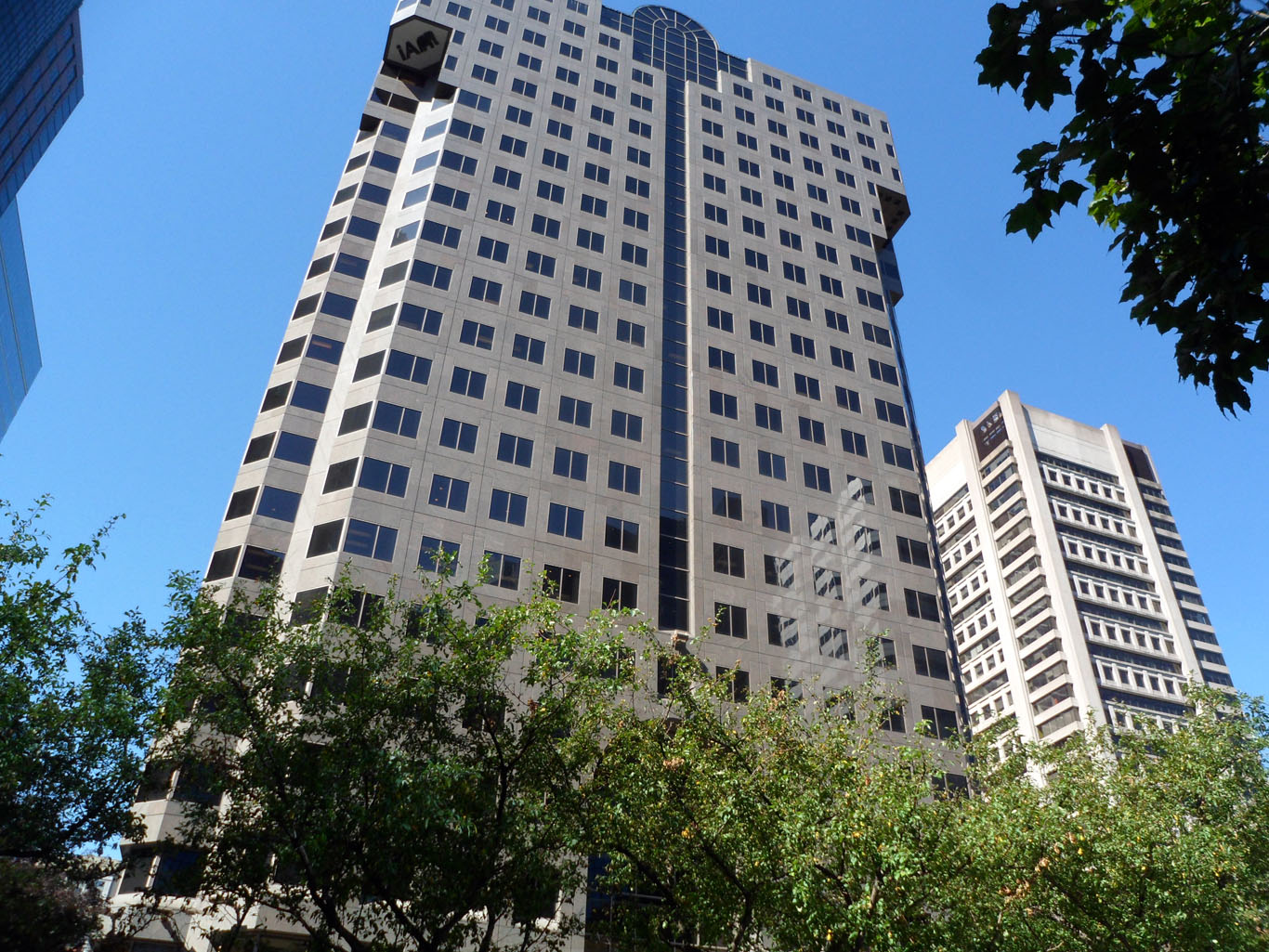 Regus - 2000 McGill College